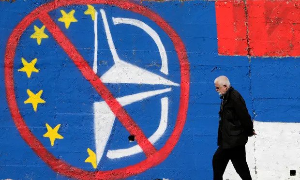 The Guardian: Srbija "klizi ka autokratiji"