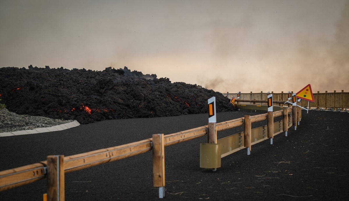 Vulkan Cumbre Vieja uništava domove i puteve na španskom ostrvu