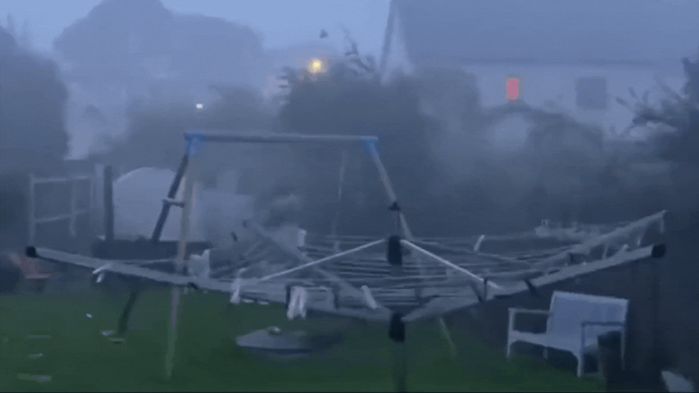 Olujni vjetrovi izazvali prekid saobraćaja i struje u zapadnoj Evropi