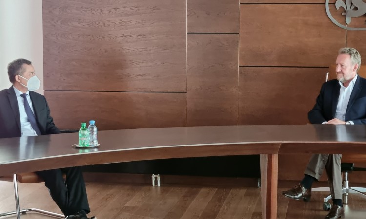 Izetbegović poručio Ji Pingu: Još nisu ispunjeni uvjeti za zatvaranje OHR-a