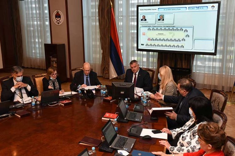 Vlada RS-a nabavlja besplatne udžbenike i za učenike trećih i četvrtih razreda osnovnih škola