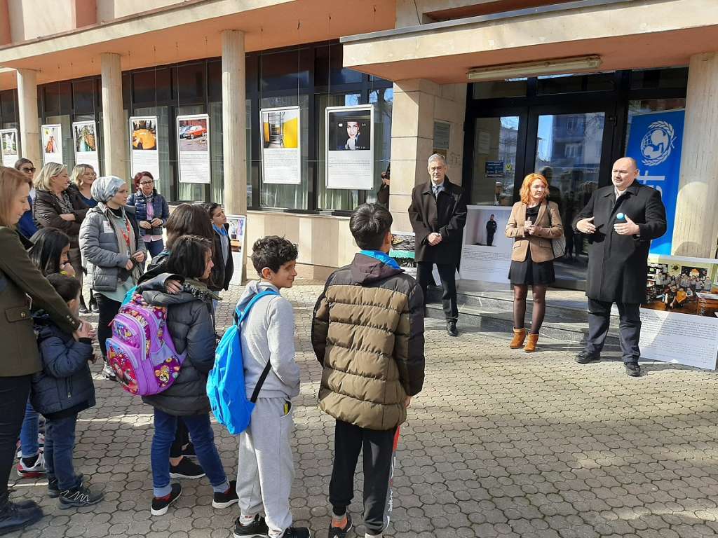Izložba fotografskih radova djece iz Prihvatnog centra "Borići" u Bihaću