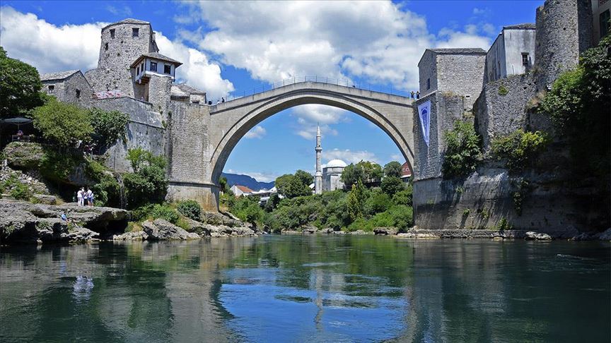 Na današnji dan otvoren obnovljeni Stari most u Mostaru