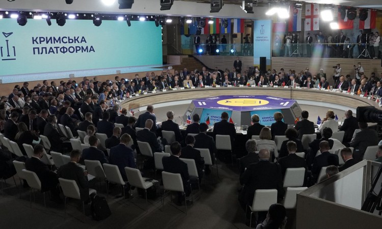 Zelenski obećao da će učiniti sve da vrati Krim