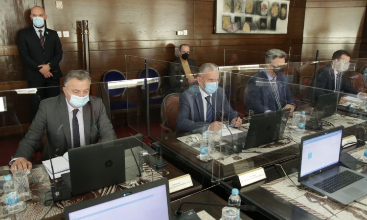 Uredba o sufinansiranju nabavke automobila za RVI 100 posto prve grupe