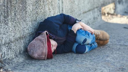 Oko 200.000 djece u Velikoj Britaniji mogli bi postati beskućnici