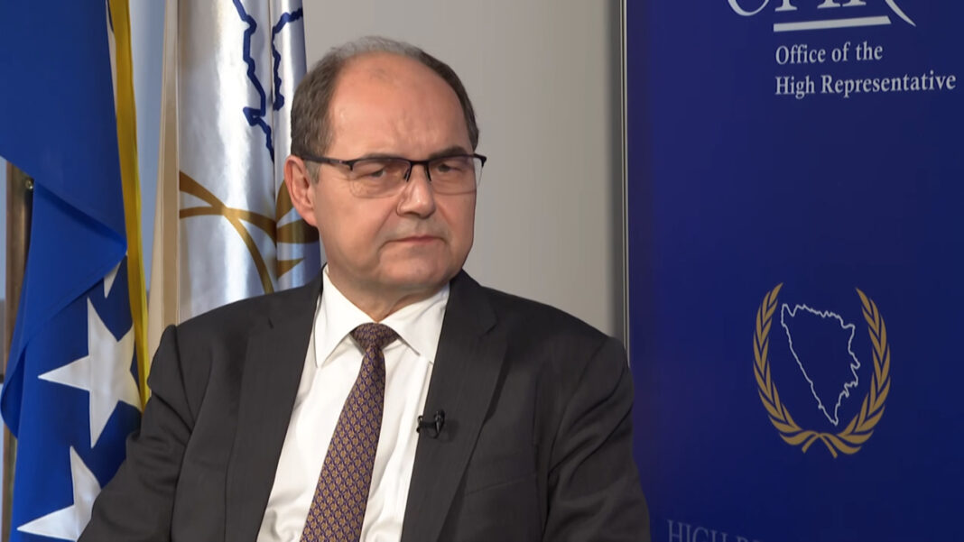 Schmidt pozvao na ograničenu ustavnu reformu i izmjene izbornog zakona
