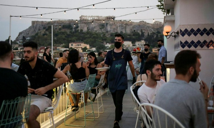 Grčka uvodi nova ograničenja za nevakcinisane osobe