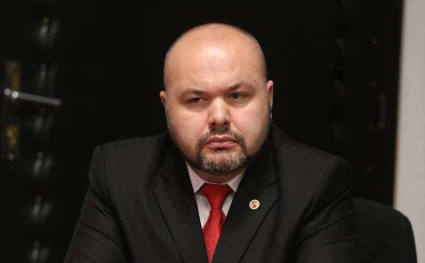 Sivro: Štrajk upozorenja ako se ne smanji fizička distanca u učionicama