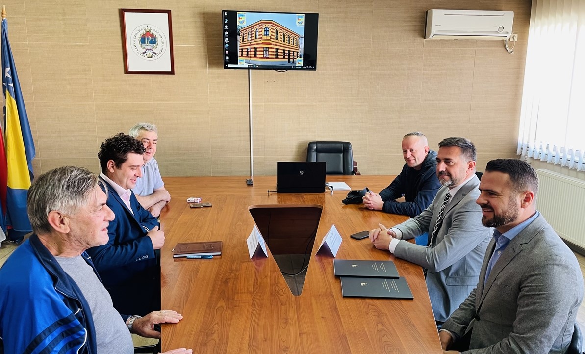 Federalni ministar Ramić posjetio povratnike u Bosanskoj Kostajnici