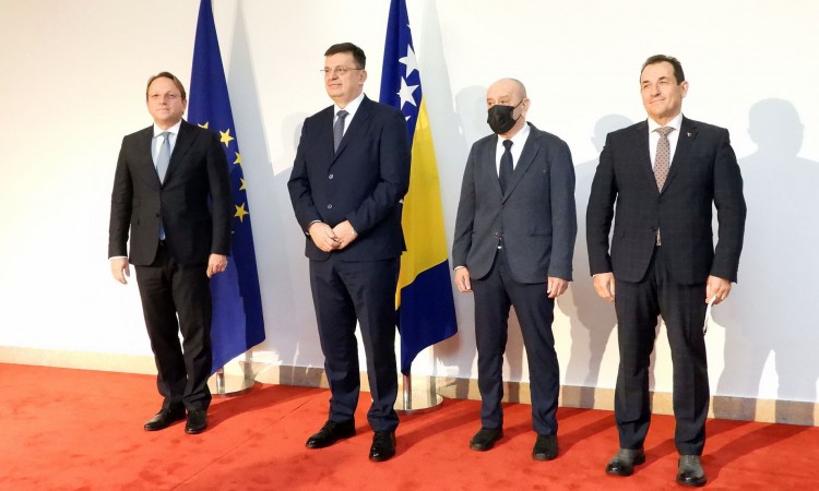 Tegeltija sa Varhelyijem o aktuelnoj političkoj i ekonomskoj situaciji