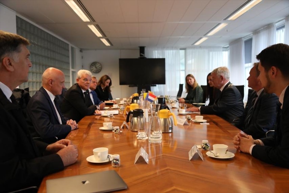 Hag i Sarajevo spadaju u gradove čije ime nosi veliku simboliku