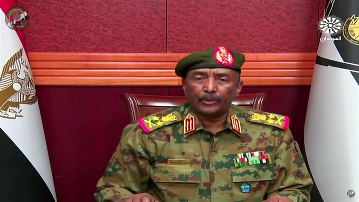 Vodeći sudanski general raspustio vladu i objavio vojnu upravu
