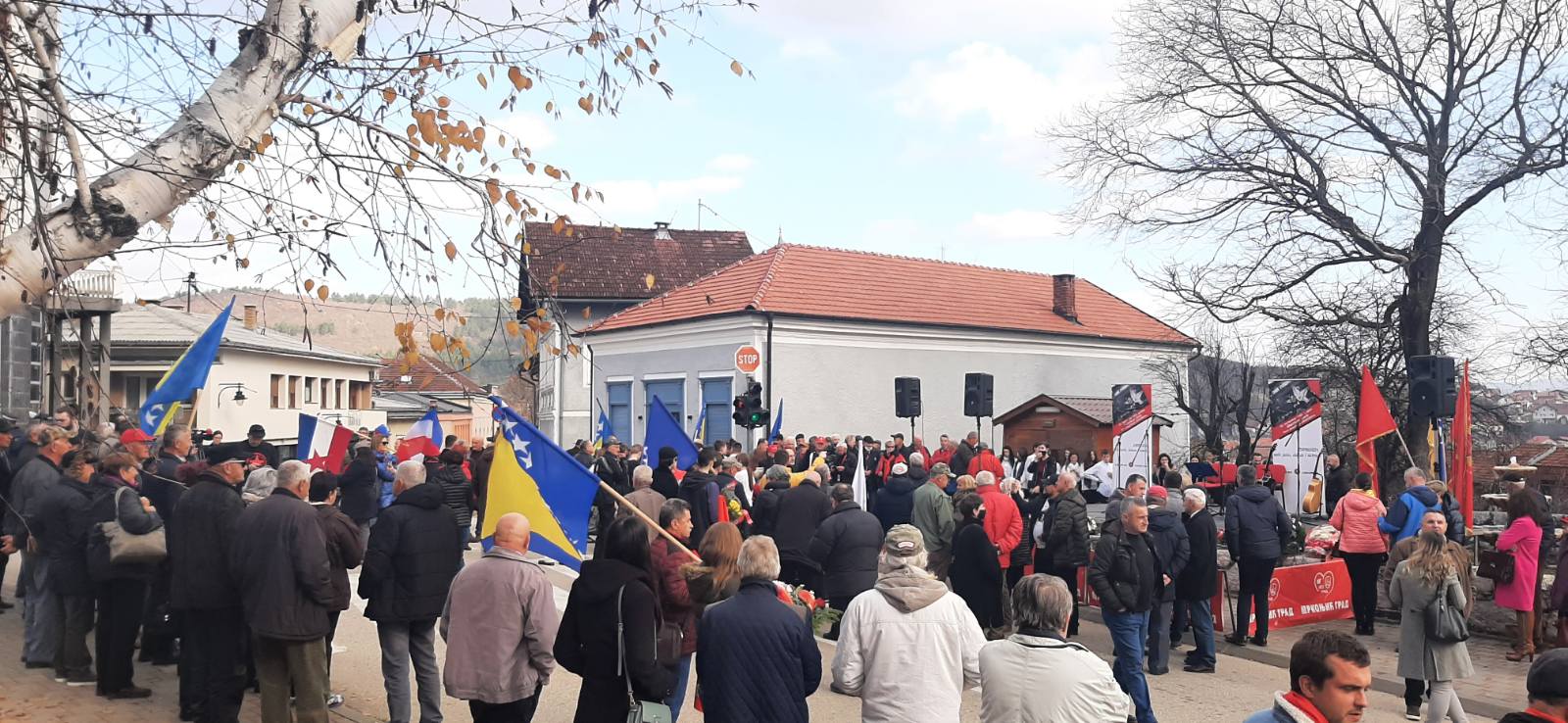 Brojne patriote u Mrkonjić Gradu obilježile obnovu državnosti BiH