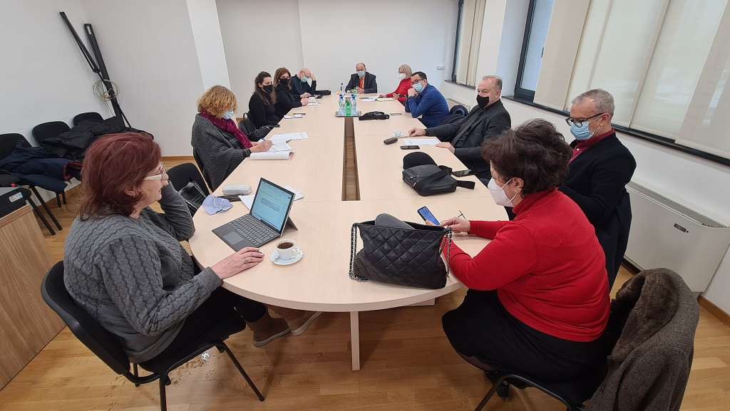Krizni štab ZDK predložio prolongiranje nastave, broj novozaraženih još visok