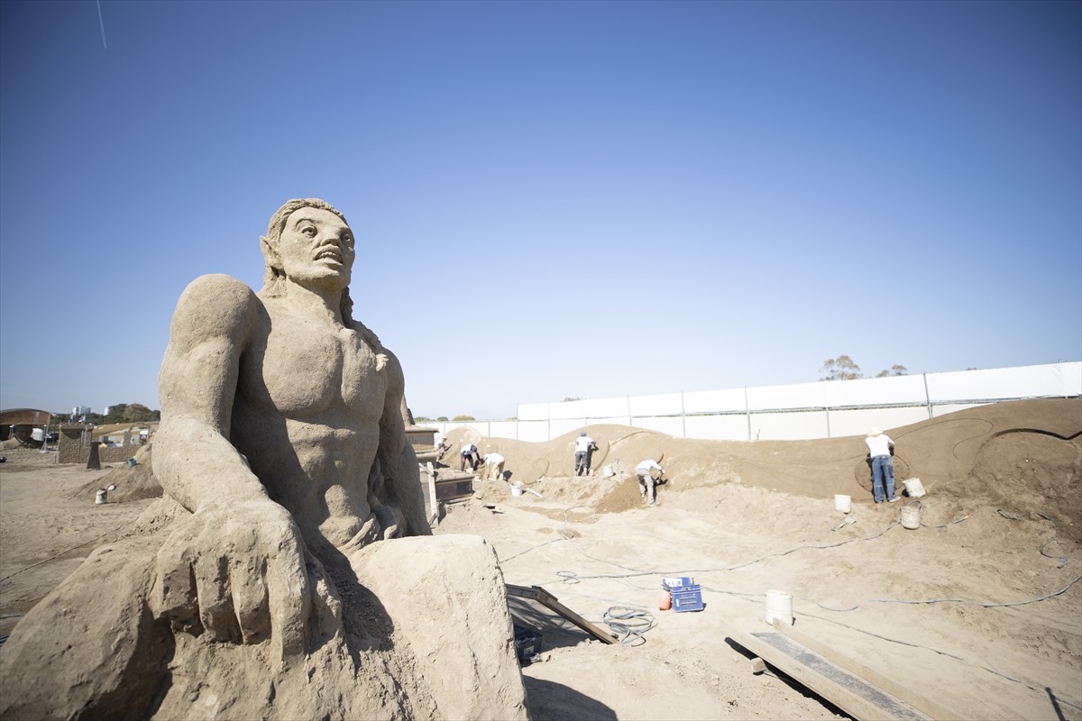 Počele pripreme za Međunarodni festival pješčanih figura u Antaliji