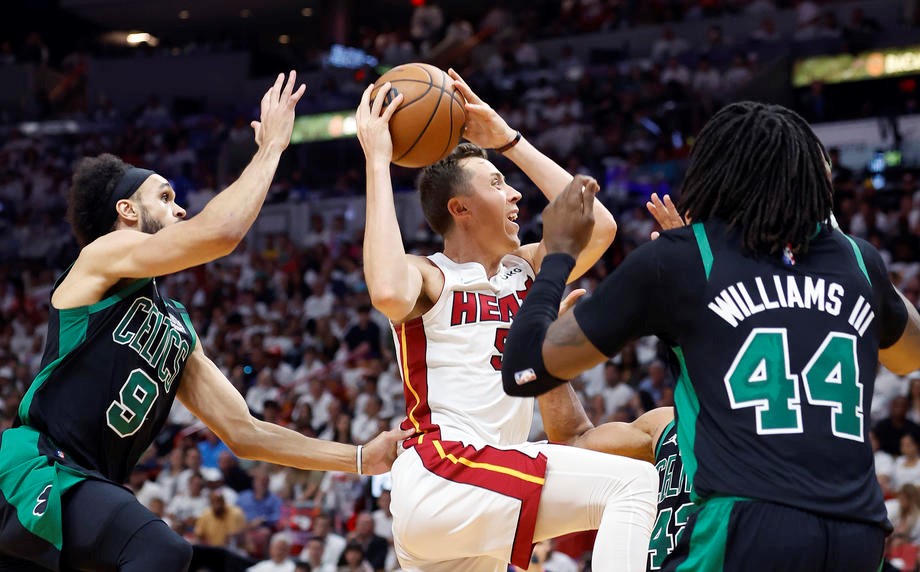 Boston pobijedio Miami i došao na korak do finala NBA lige