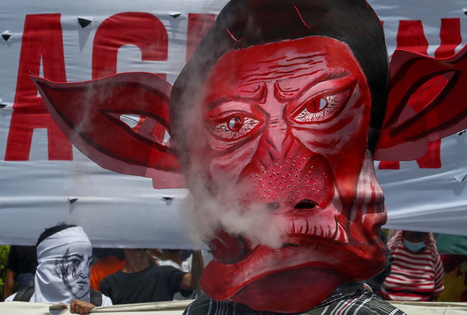 Filipinski demonstranti pozivaju na progon Dutertea nakon isteka njegova mandata