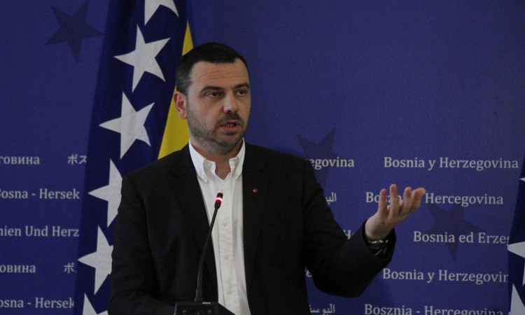 Magazinović: Neki uživaju blagodeti države da mogu da ne rade