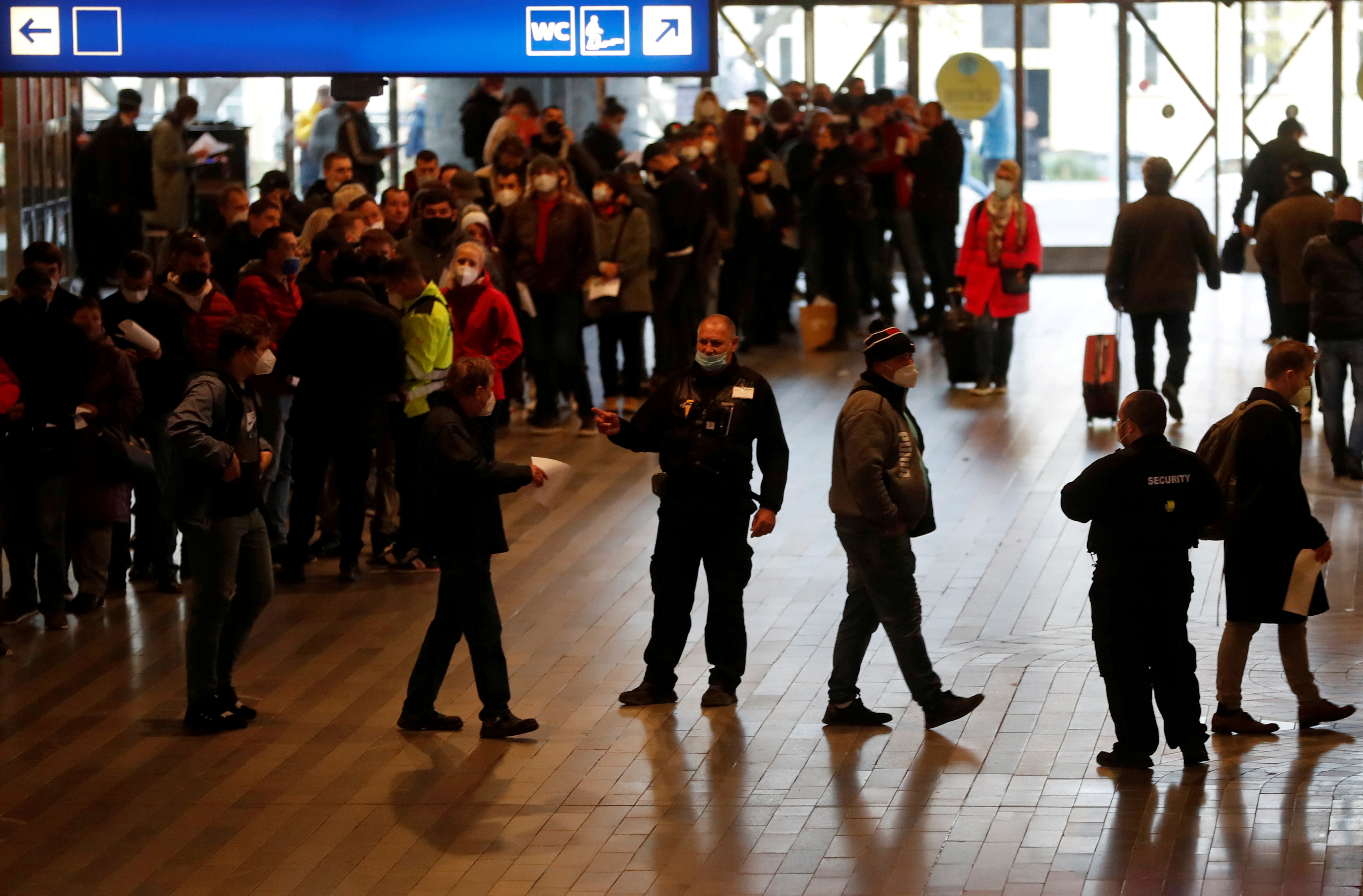 U Češkoj rekordan broj zaraženih, na snazi nove COVID mjere
