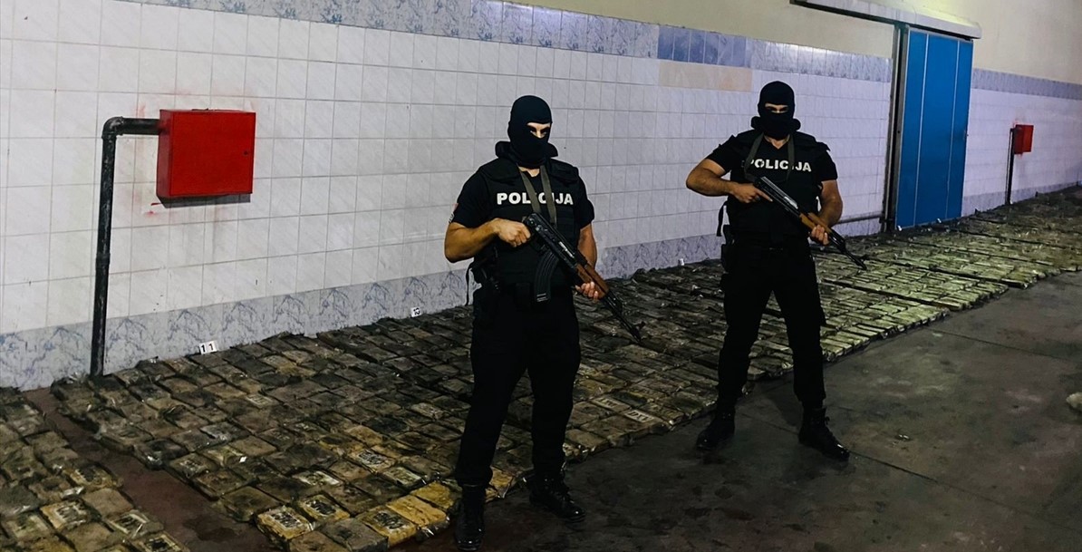 U Crnoj Gori zaplijenjeno više od tone kokaina, uhapšene dvije osobe