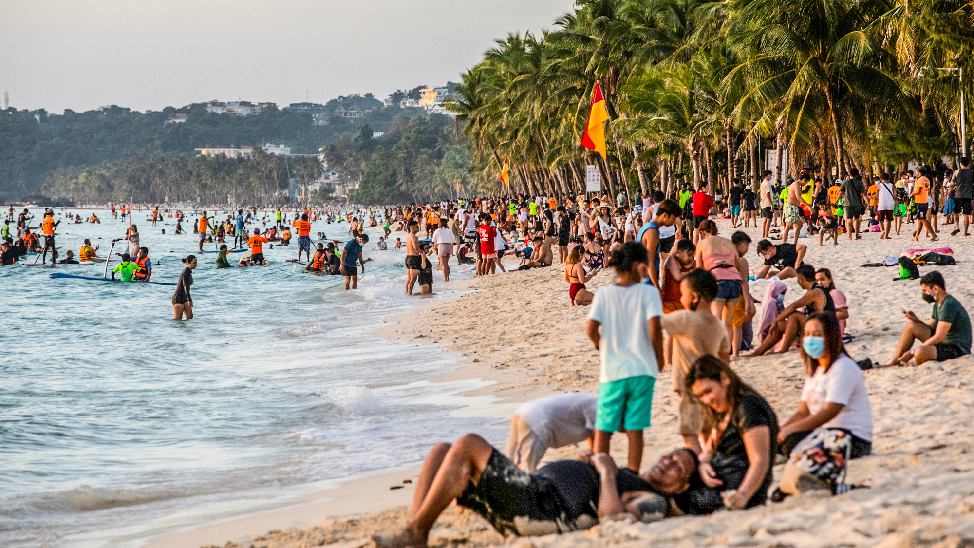 Filipini se ponovno otvaraju za vakcinisane strane turiste