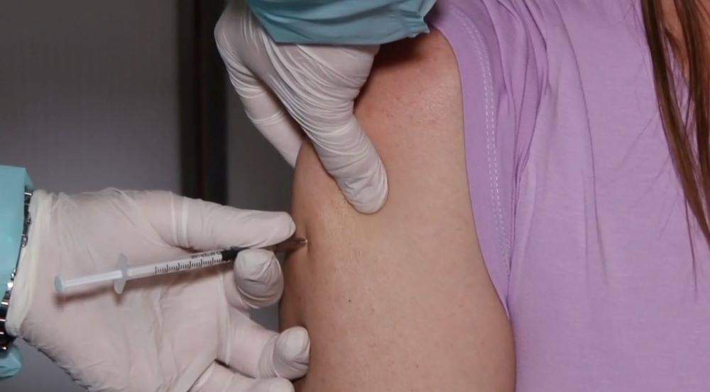 Konačno počela masovna vakcinacija protiv koronavirusa u TK