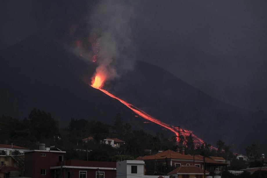 Lava nakon kratke pauze ponovo se aktivirala na otoku La Palma