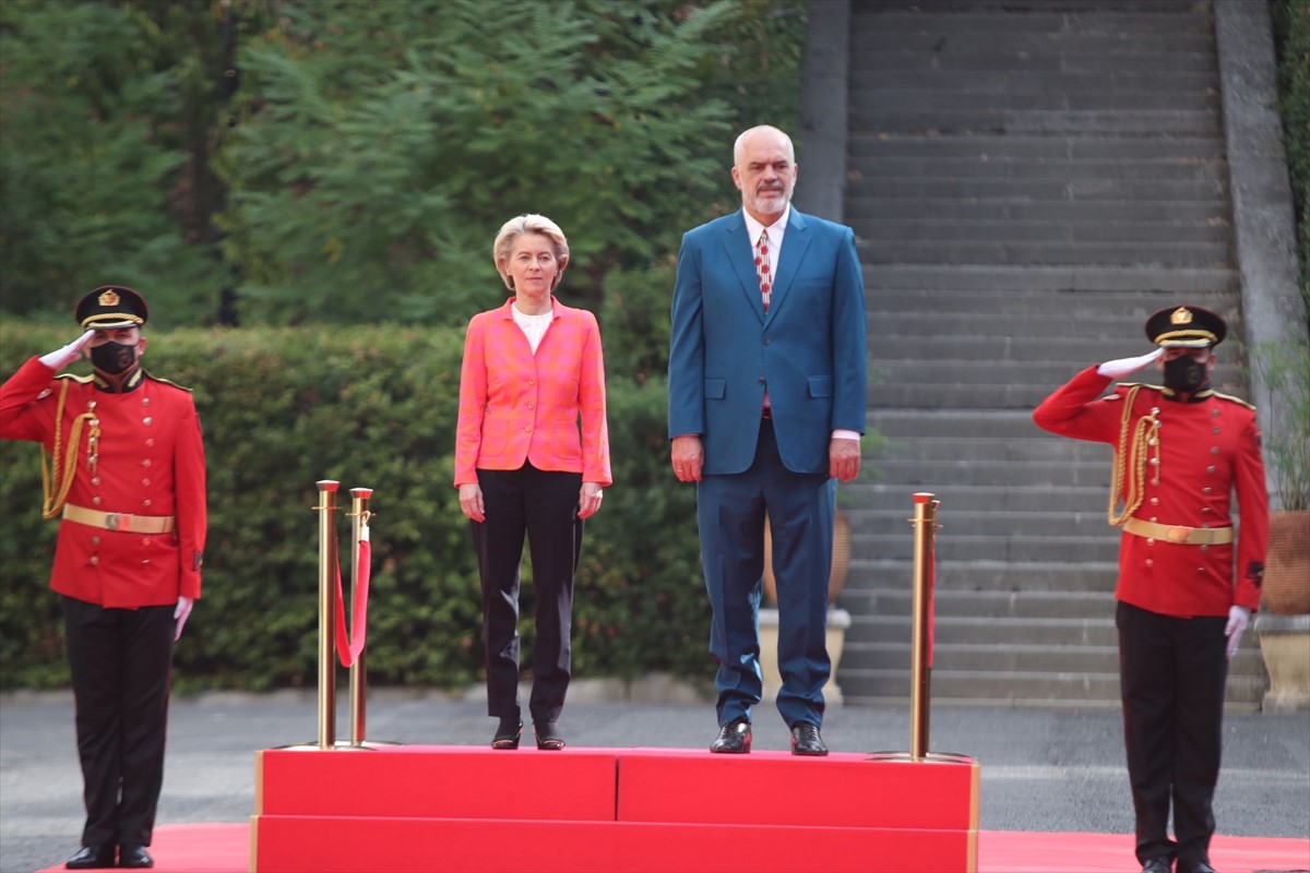 Ursula von der Leyen počela zvaničnu posjetu Albaniji