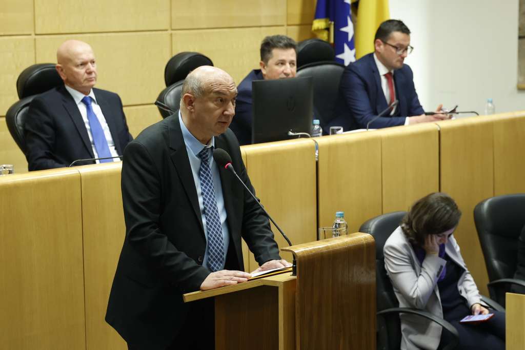 Drljača: Zakonom uređujemo pravo na dječiji dodatak i pravo na novčanu pomoć porodiljama