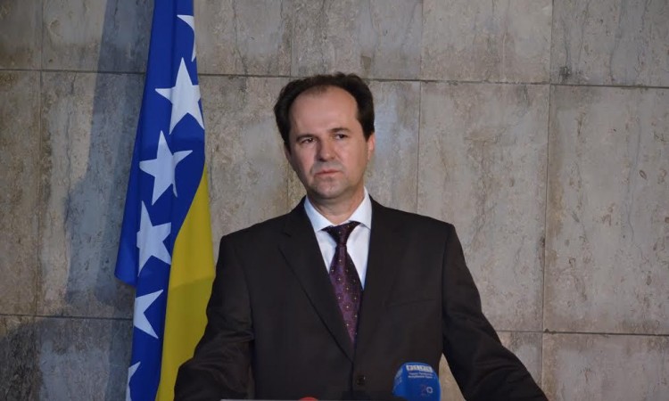 Softić: Visoki predstavnik treba ukinuti plaće onima koji ne izvršavaju obaveze