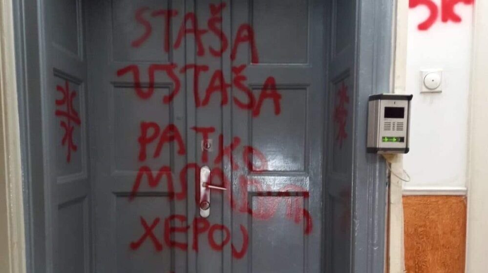 Prostorije Žena u crnom ponovo ispisane grafitima podrške Ratku Mladiću i uvredama