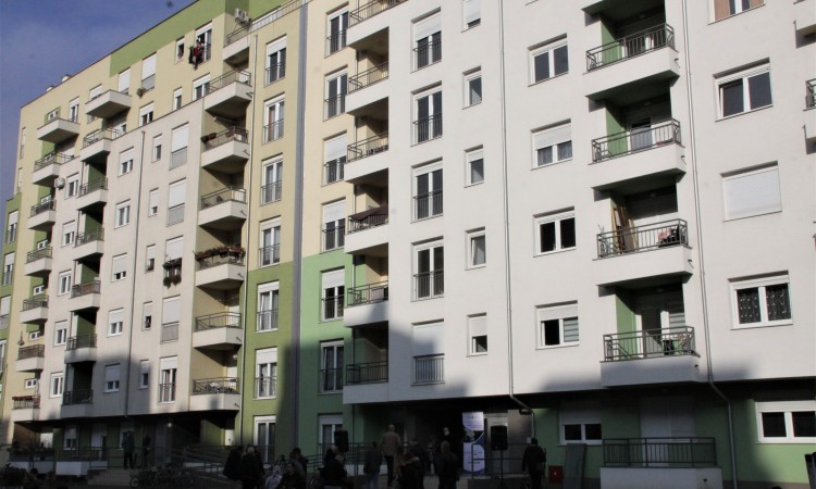 Ključeve novih stanova dobile 62 izbjegličke porodice u gradu Zenica