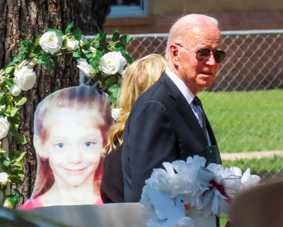 Biden posjetio Uvalde i porodice 19 školaraca i dvoje učitelja