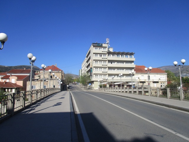 Demantij Hotela Bristol o slučaju trovanja mostarskih maturanata