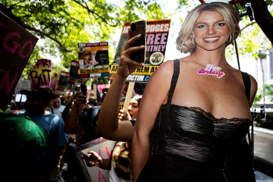 Otac Britney Spears službeno suspendovan s mjesta njenog staratelja