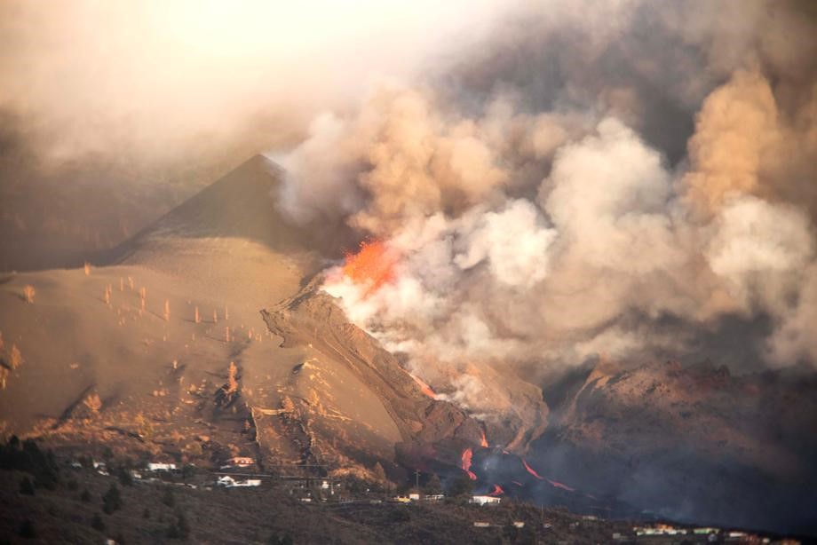 Ostrvo La Palma raste zbog ulivanja lave u okean
