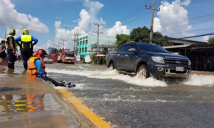 Na Tajlandu poplavljeno 215.000 domaćinstava, sedam osoba poginulo