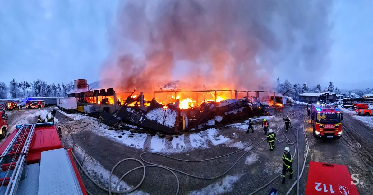 Veliki požar u gradskoj četvrti Vižmarje u Ljubljani, na terenu čak 150 vatrogasaca