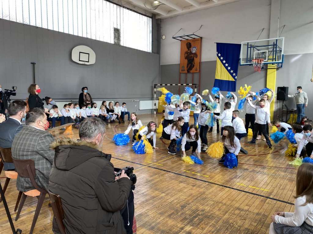 U Tuzlanskom kantonu počela nastava po standardnom modelu