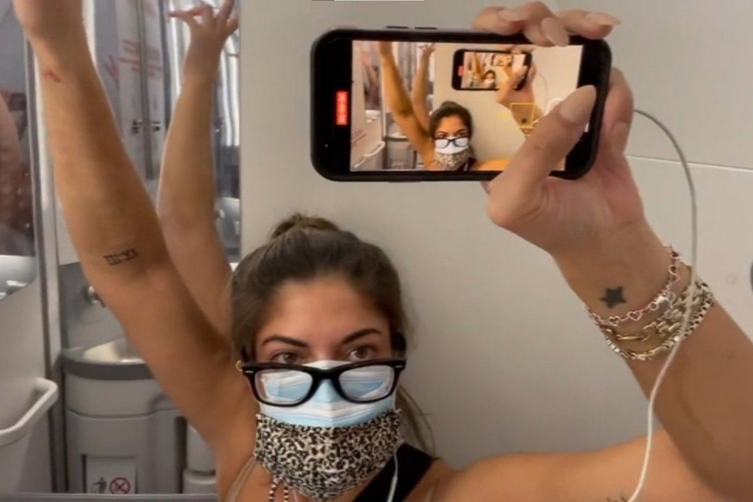 Izolirala se u toaletu aviona: Na pola leta saznala da je pozitivna