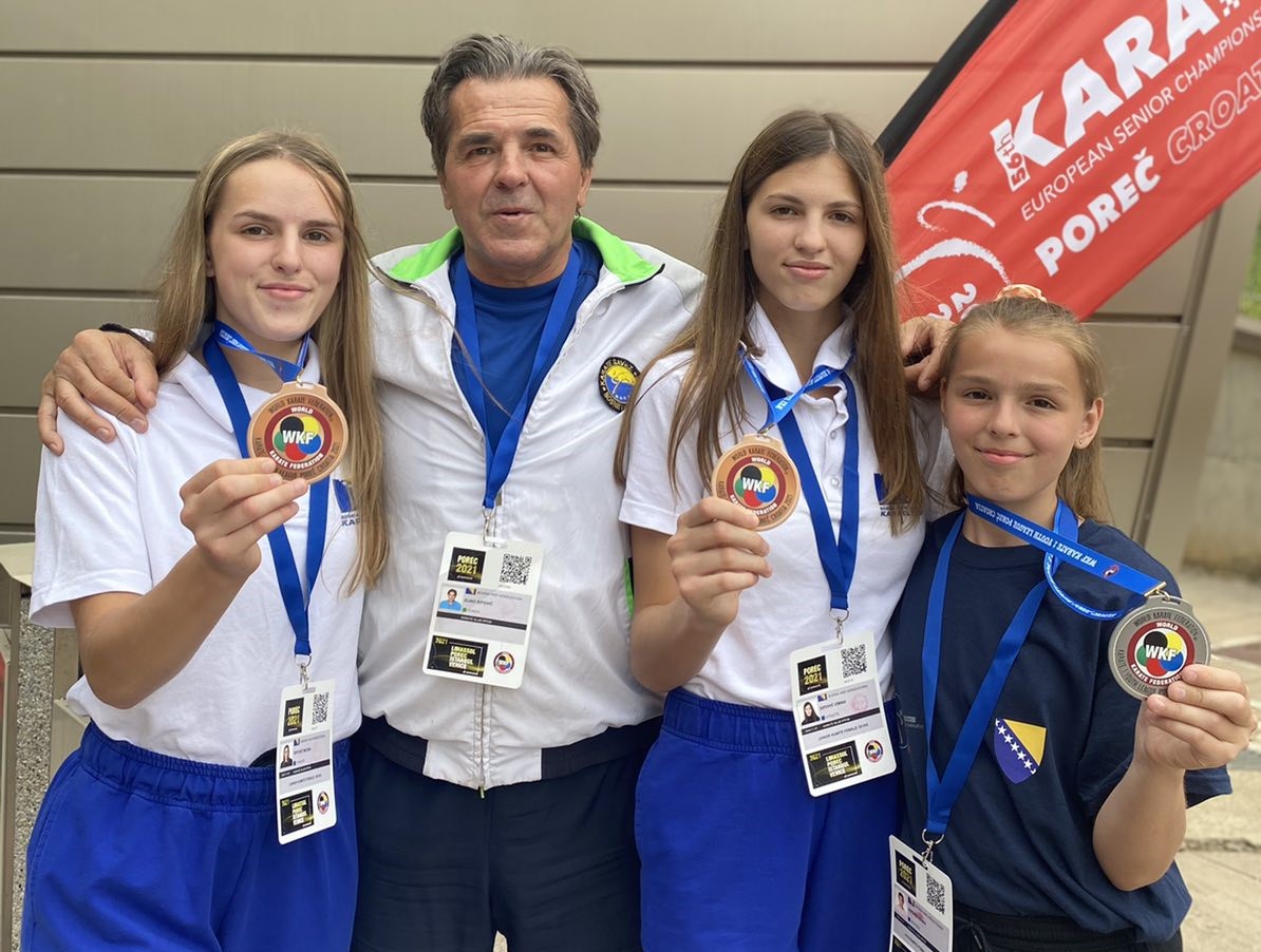 Tri medalje na Svjetskoj karate ligi za mlade osvojile sestre Sipović