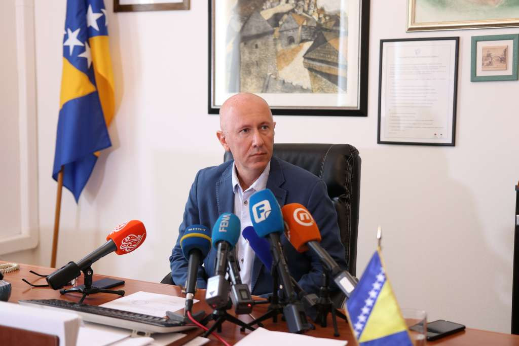 Dunović: Čavara samo kupuje vrijeme