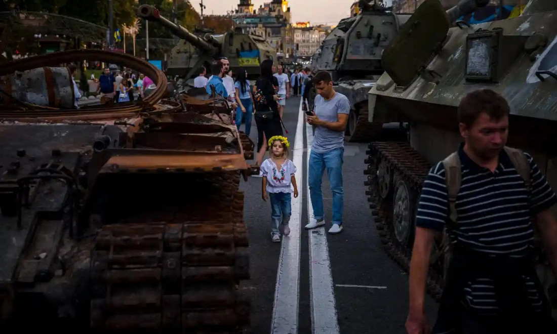 Na Dan nezavisnosti Ukrajine u Kijevu parada uništenih ruskih tenkova