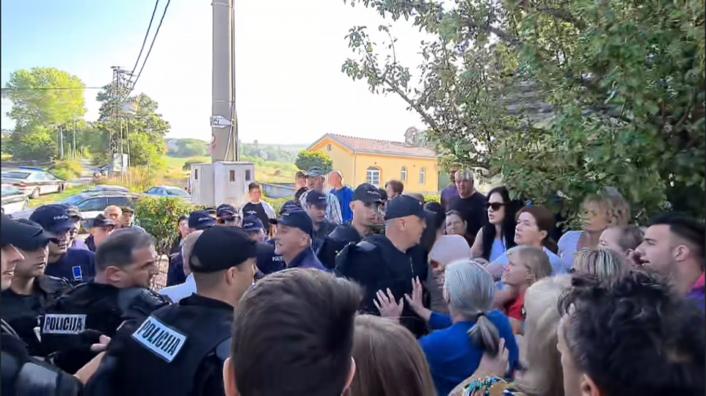 U prosvjedu mještana u Krivića Gaju ima i ozlijeđenih