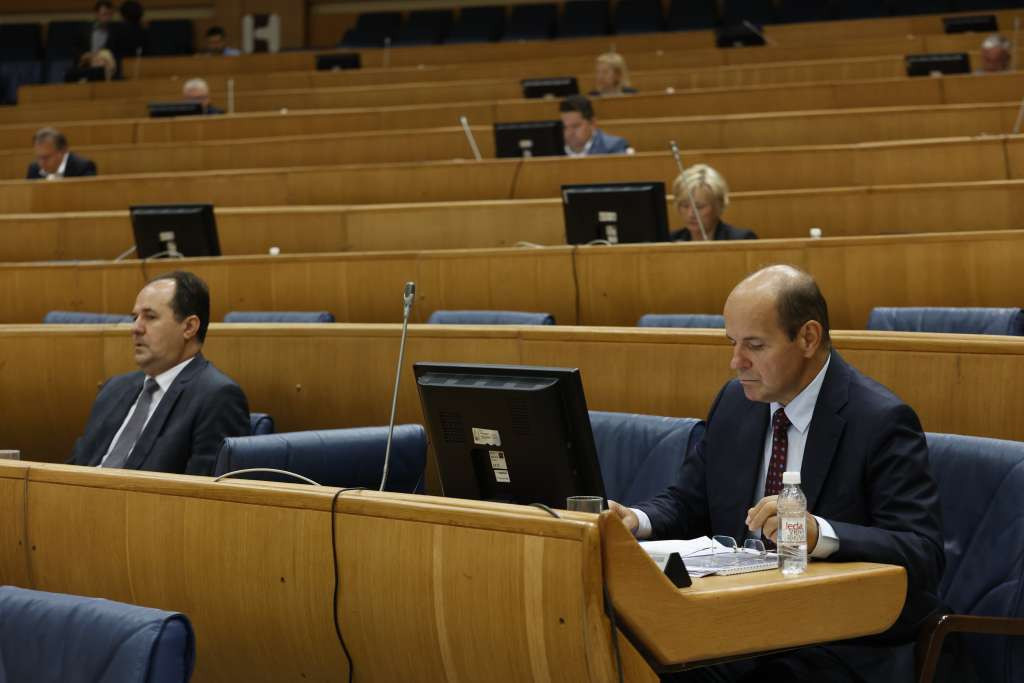 Zastupnici odbili u dnevni red uvrstiti izmjene Zakona o platama