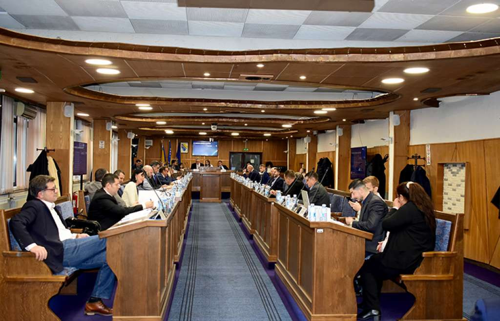 Povećana naknada za topli obrok u institucijama Brčko distrikta BiH