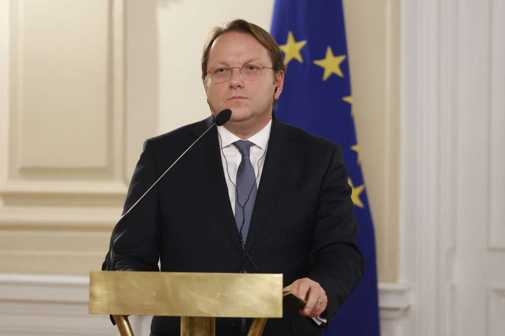 Várhelyi za Fenu: Sada je potrebno da BiH pokaže spremnost da ispuni uvjete pred nju postavljene