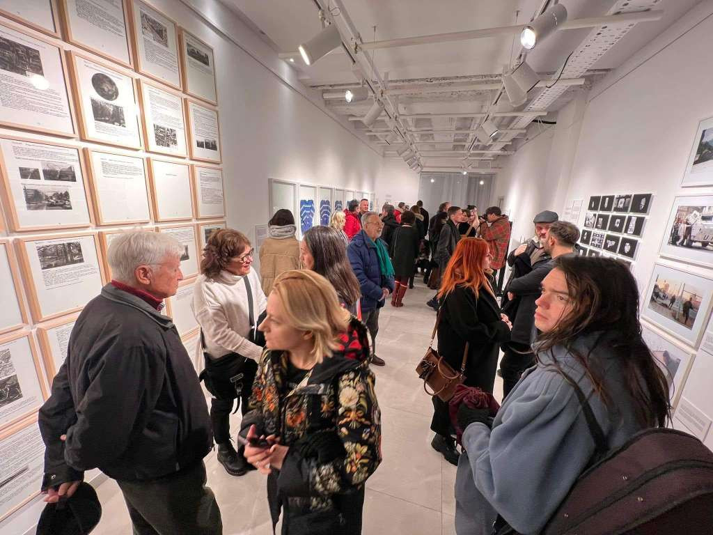 Historijski muzej BiH gostovao u Beogradu sa izložbom “Pazi snajper!”