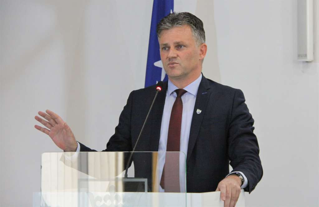 Bašić: Novac za isplatu jednokratne pomoći budžetskim korisnicima osigurat ćemo rebalansom budžeta
